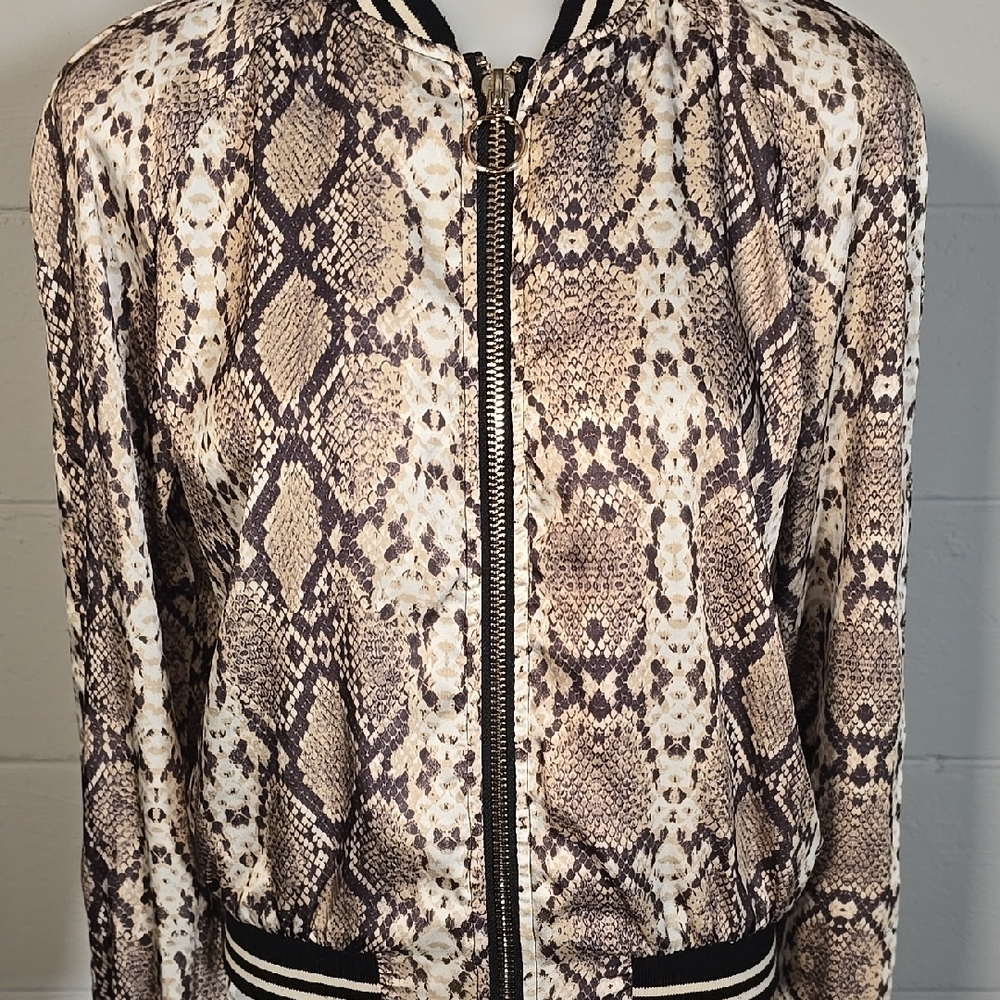 Women's Snake Print Bomber Jacket - Picture 4 of 8